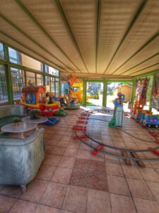 Τρενάκι Λούνα πάρκ Ραπουνζέλ παιδότοπος