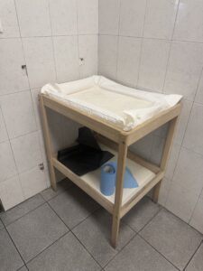 Happy waterpark ευκαρπία αλλαξιερα για μωρά