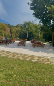 Olympus forest park τραπεζάκια