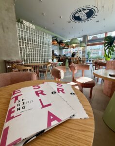 Estella σοφούλη καφέ brunch με παιδότοπο