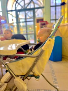 ραπουνζελ παιδότοπος καρεκλάκι φαγητού για μωρά