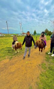 pony park βόλτα με τα πόνυ