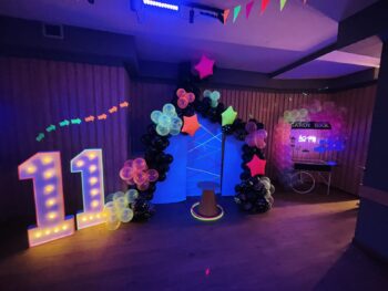 black light disco party στο fun spot στην Πολίχνη