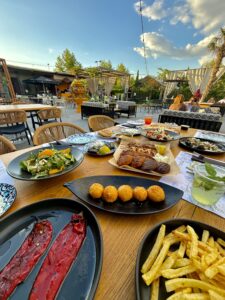 MY:5621 SUMMER Πολύκαστρο φαγητό