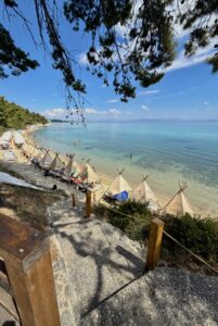 άκταιον κρυοπηγή beach bar