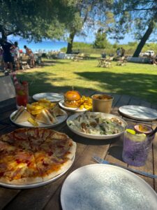 άκταιον κρυοπηγή beach bar σνακ
