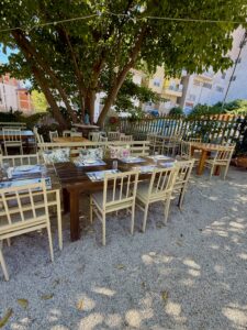 έι κιτί δράμα εστιατόριο με παιδότοπο