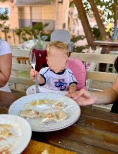 έι κιτί δράμα εστιατόριο με παιδότοπο