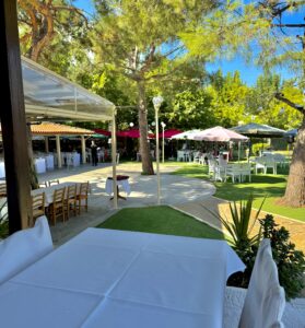 τ΄ αρχοντικό βασιλικά εστιατόριο με παιδική χαρά
