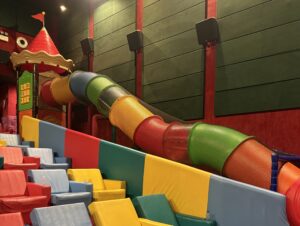 Village παιδίκη αιθούσα